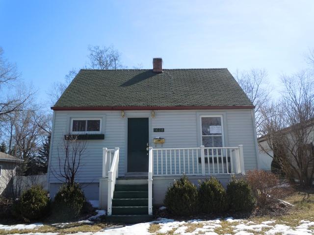 1628 Walnut Dr., Woodstock, IL 60098