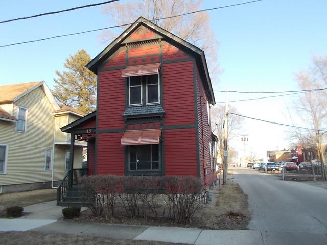 15 Blackhawk Ave., Aurora, IL 60506