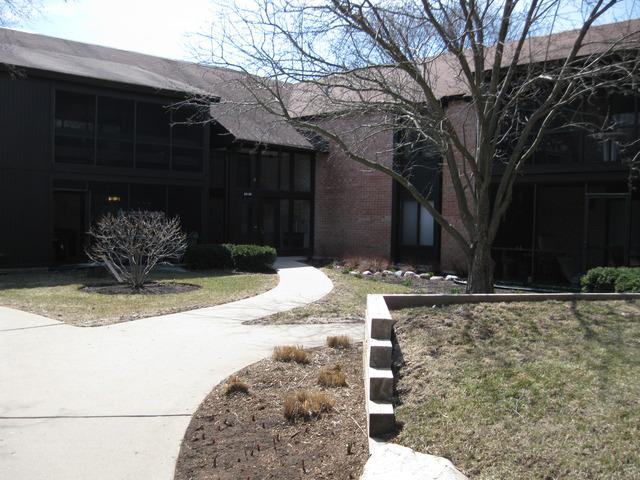 720 St. Andrews Ln. #26, Crystal Lake, IL 60014
