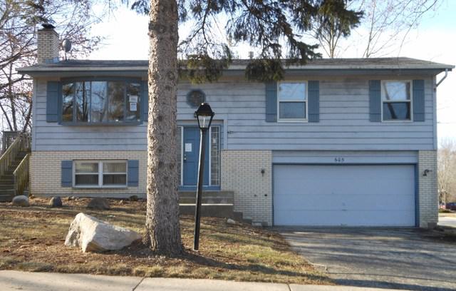 605 Chelsea Dr., Algonquin, IL 60102