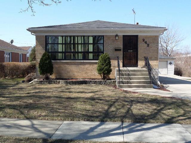 242 49th Ave., Bellwood, IL 60104