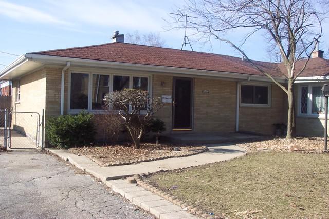 1635 Howard Ave., Des Plaines, IL 60018