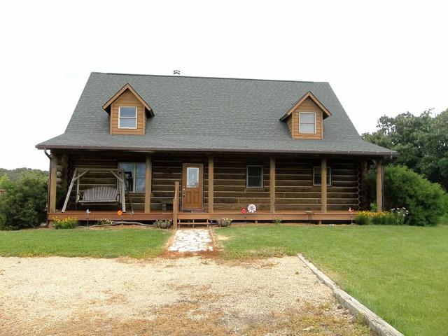 1950 Shady Oaks Rd., Amboy, IL 61310