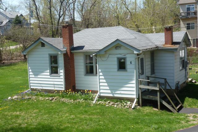 6 Meadow Ln., Oakwood Hills, IL 60013