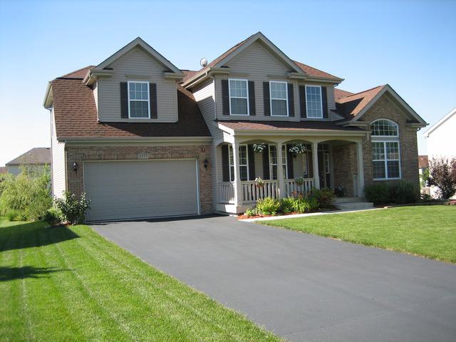 5777 Red Oak Dr., Hoffman Estates, IL 60192