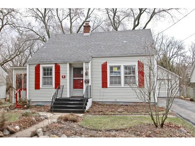 910 Irving Ave., Woodstock, IL 60098