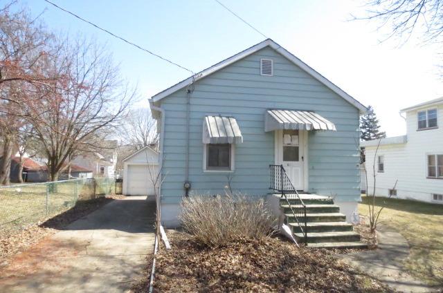 621 Cleveland St., Aurora, IL 60505