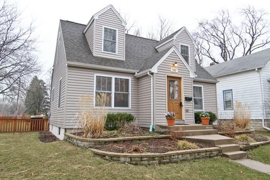 203 Hudson St., Westmont, IL 60559