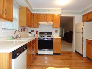 1910 Quaker Hollow Ln., Streamwood, IL 60107
