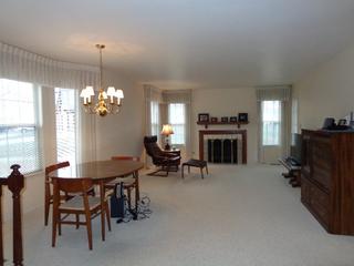 1910 Quaker Hollow Ln., Streamwood, IL 60107