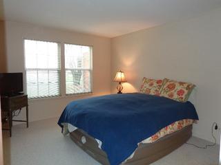 1910 Quaker Hollow Ln., Streamwood, IL 60107