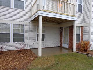 1910 Quaker Hollow Ln., Streamwood, IL 60107