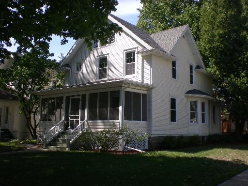 1436 Camp Ave., Rockford, IL 61103