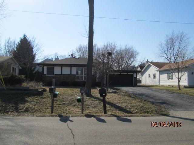 407 Lake Shore Blvd., Wauconda, IL 60084
