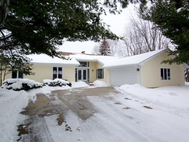 159 Crystal Ln., Bartlett, IL 60103