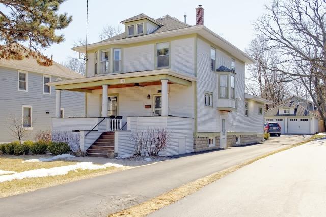 575 Hillside Ave., Glen Ellyn, IL 60137