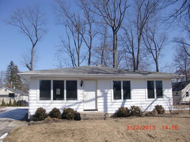 1131 Simpson Dr., Mundelein, IL 60060