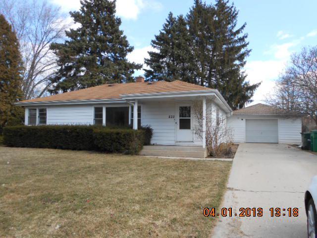 833 Estes St., Gurnee, IL 60031