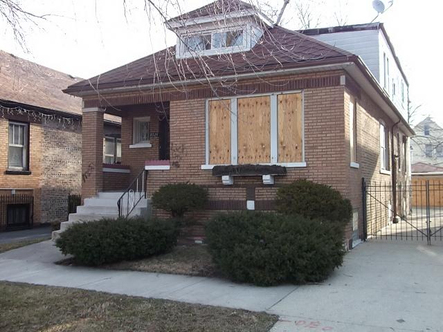8325 S Saginaw Ave., Chicago, IL 60617