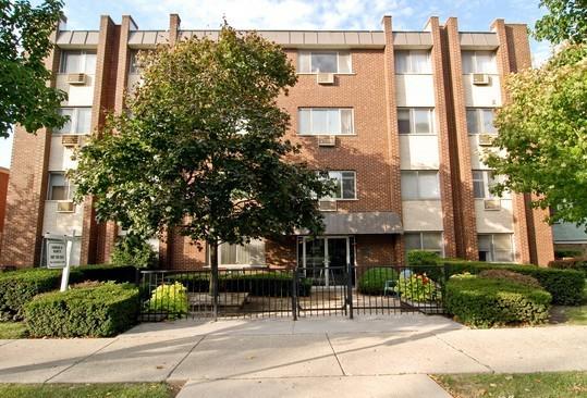 1136 Greenleaf Ave. #205, Wilmette, IL 60091