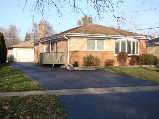 807 Schiller St., Itasca, IL 60143