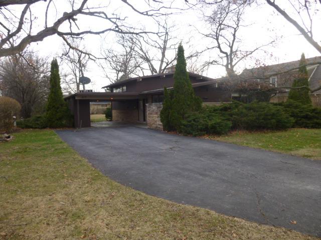 672 Hyacinth Pl., Highland Park, IL 60035