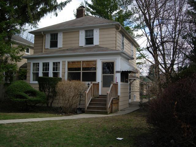 2412 Noyes St., Evanston, IL 60201