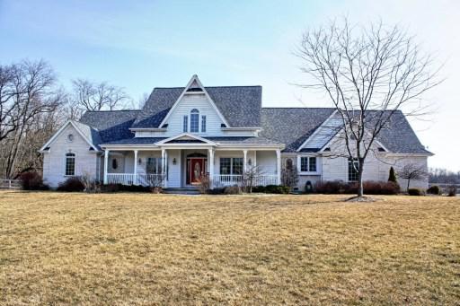 3104 Country Club Rd., Woodstock, IL 60098