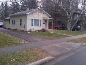 664 Walnut Ave., Elgin, IL 60123