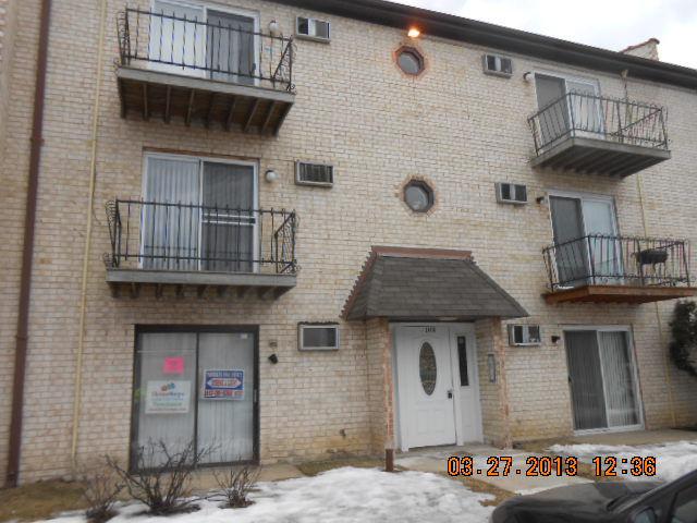 2413 Randall Ln. #1A, Arlington Heights, IL 60004