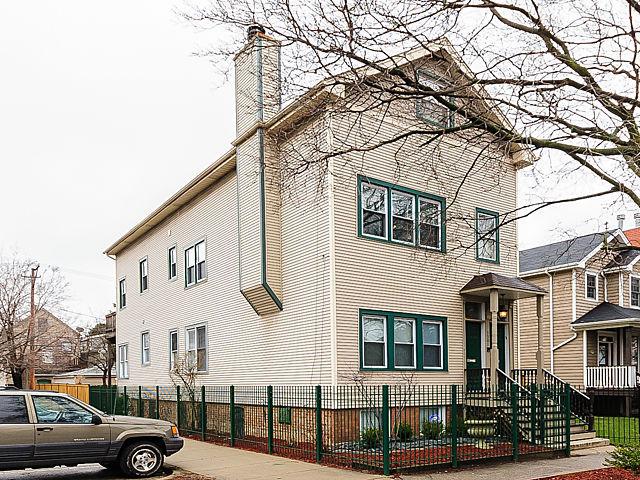 1301 W Nelson St., Chicago, IL 60657