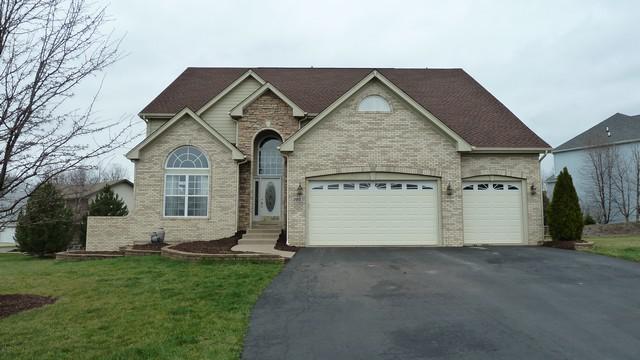 305 Candleberry Ct., Yorkville, IL 60560