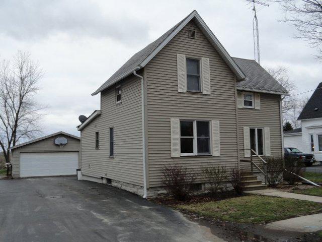 240 E Kirke Gate, Lee, IL 60530
