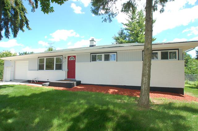 915 Dawn Ave., Glen Ellyn, IL 60137