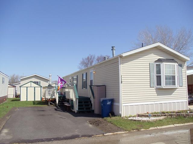 118 9th Ave., Bartlett, IL 60103