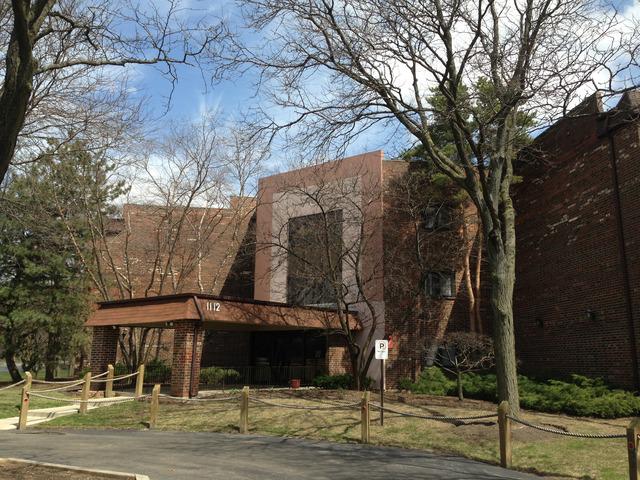 1112 Castilian Ct. #306, Glenview, IL 60025