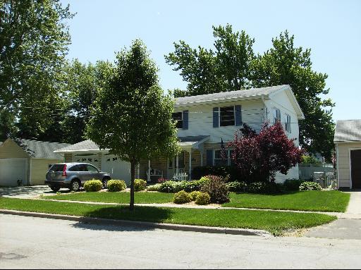 932 Albert Ave., Sycamore, IL 60178