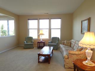 3450 Bagatelle Ln., Mundelein, IL 60060