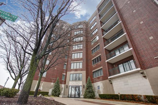 201 N Vail Ave. #203, Arlington Heights, IL 60004