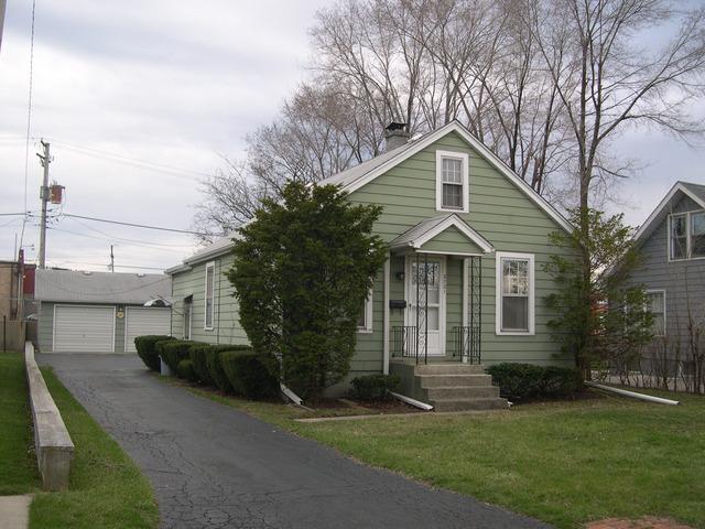 2721 Harrison Pl., Waukegan, IL 60085