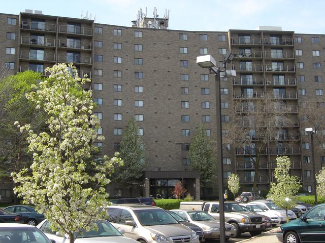 6340 Americana Dr. #417, Willowbrook, IL 60527