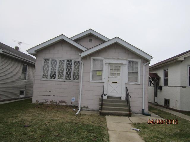 5535 W Warwick Ave., Chicago, IL 60641