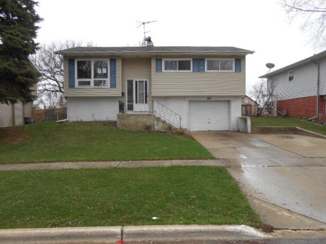 64 Petrie Cir., Streamwood, IL 60107
