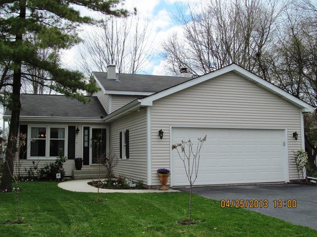 693 Milton Dr., Naperville, IL 60563