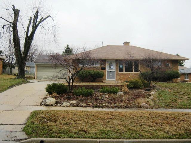 2236 9th Pkwy., Waukegan, IL 60085