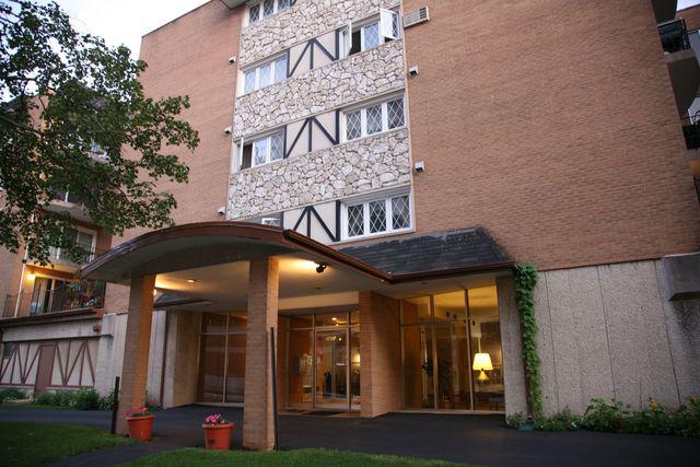 1633 River St. #4E, Des Plaines, IL 60016