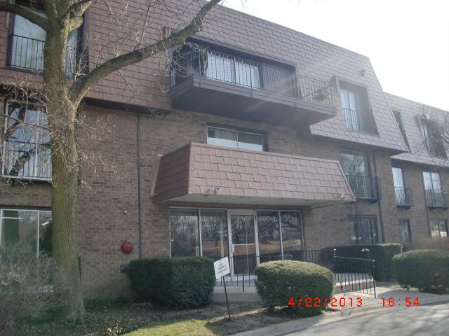 4000 Dundee Rd. #104, Northbrook, IL 60062