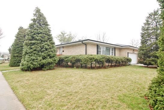 10541 Preston St., Westchester, IL 60154