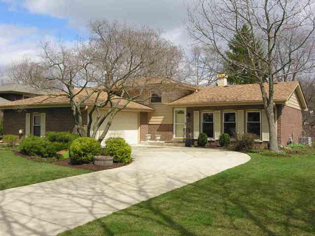 7729 Rohrer Dr., Downers Grove, IL 60516