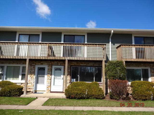 17541 Walnut Ln., Gurnee, IL 60031